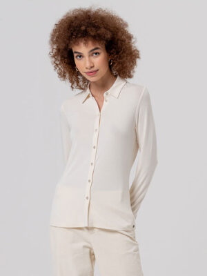 camisa-ajustada-crudo-surkana-556baum11102-banes-moda-tienda-de-ropa-zapateria-bolsos-y-complementos-ramallosa-nigran-(1)