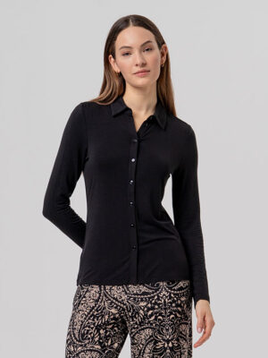camisa-ajustada-negro-surkana-556baum11100-banes-moda-tienda-de-ropa-zapateria-bolsos-y-complementos-ramallosa-nigran-(1)