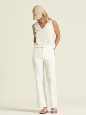 camiseta-blanca-oky-1214estio-banes-moda-tienda-de-ropa-zapateria-bolsos-y-complementos-ramallosa-nigran-1
