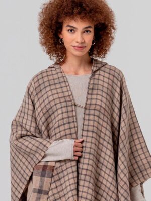poncho-de-cuadros-crudo-surkana-36poca82102-banes-moda-tienda-de-ropa-zapateria-bolsos-y-complementos-ramallosa-nigran-(2)