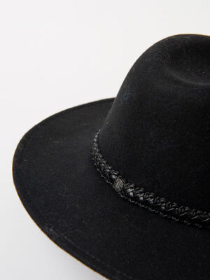 sombrero-fedora-negro-surkana-36haba52100-banes-moda-tienda-de-ropa-zapateria-bolsos-y-complementos-ramallosa-nigran-(2)