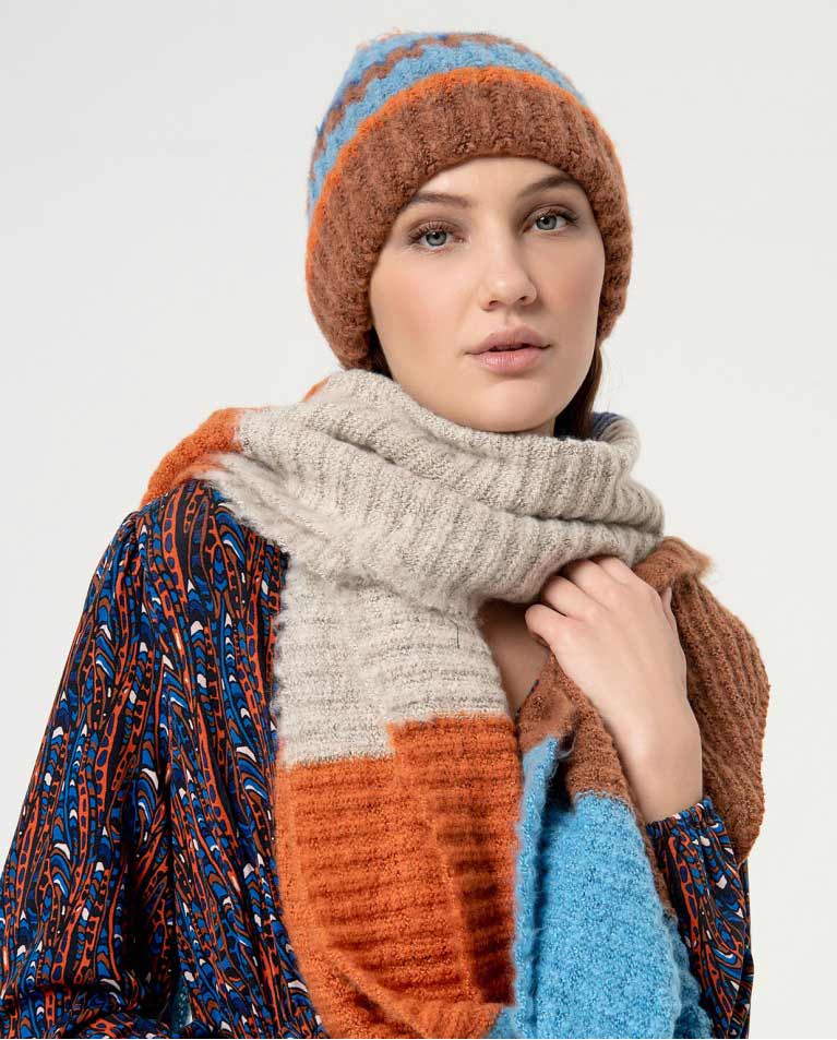surkana-34bule53251-gorro-azul-banes-moda-tienda-de-ropa-zapateria-bolsos-y-complementos-ramallosa-nigran-1 surkana-34bule53251-gorro-azul-banes-moda-tienda-de-ropa-zapateria-bolsos-y-complementos-ramallosa-nigran-1