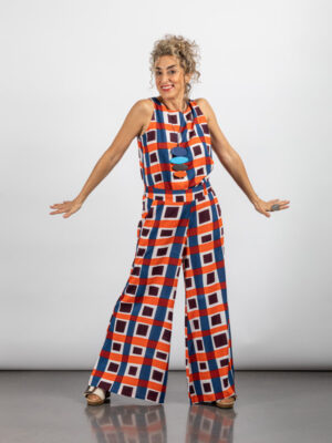 top-sin-mangas-begum-naranja-dando-un-paseo-d24-banes-moda-tienda-de-ropa-zapateria-bolsos-y-complementos-ramallosa-nigran